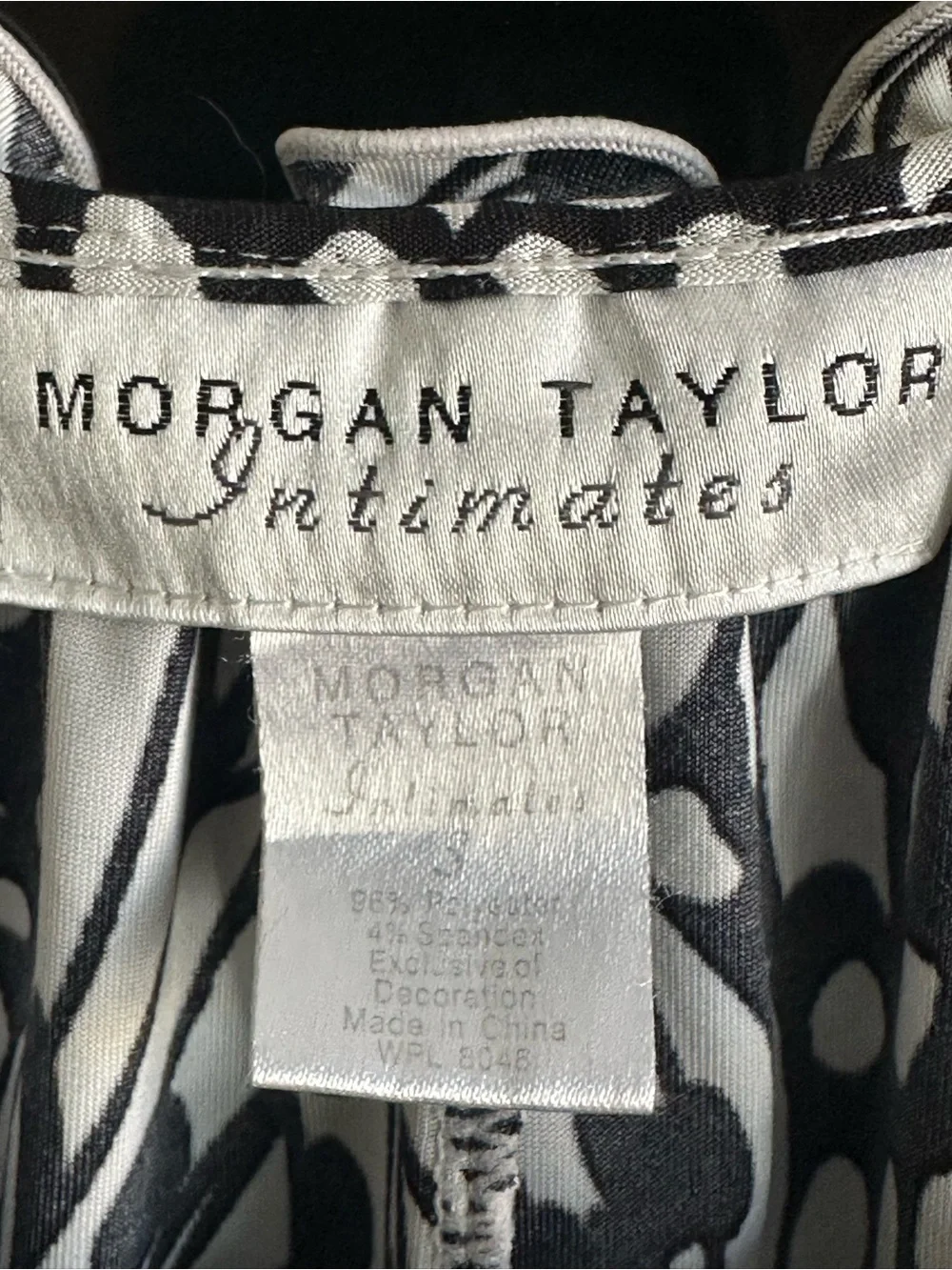 Morgan Taylor Intimates Black& White Floral Print Sleeveless Nightgown. Large